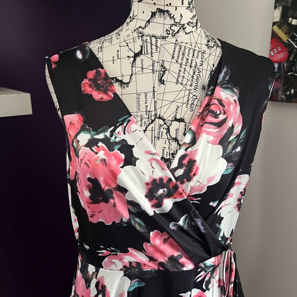 7 for $30 Styleword Sleeveless Floral Print Dress - Picture 2 of 10